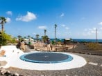Giant trampoline